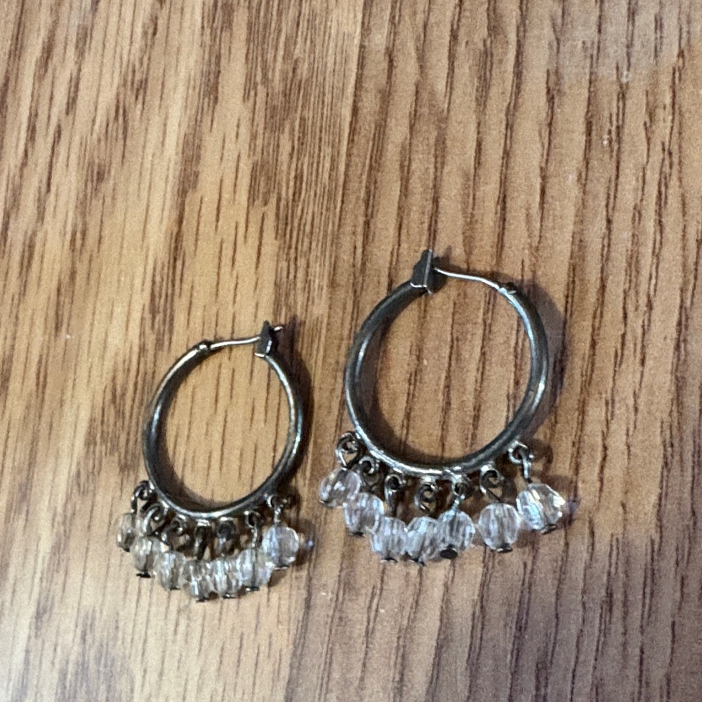 VINTAGE SILVER-TONE HOOP DANGLING CLEAR CRYSTALS LEVERBACK 1.3" EARRINGS - Picture 5 of 7